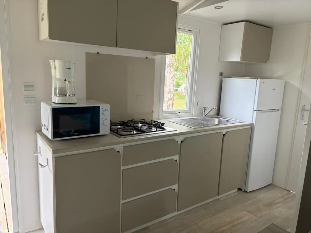 Mobilheim (2 Zimmer) + Überdachte Terrasse