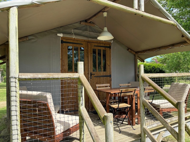 Lodge Flussblick (2 Zimmer) + überdachte Terrasse