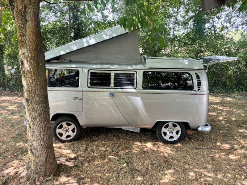 STELLPLATZ für Wohnwagen – Wohnmobil ODER Van mit Stromanschluss