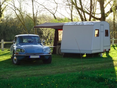 Premium riverside site with electricity
