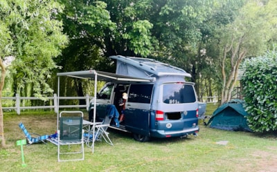 Premium riverside site with electricity