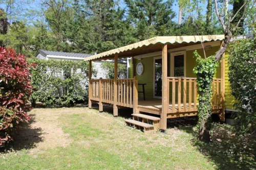 Huuraccommodatie(s) - Familiehuisje - 2 Slaapkamers (Zaterdag) - Max. 2 Volwassenen - Airconditioning - image n°4 - Camping Ardèche Domaine de Gil