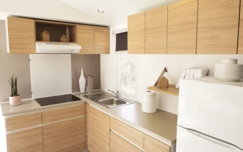 Huuraccommodatie(s) - Family Premium - 3 Kamers (Zondag) - Max. 4 Volwassenen - Airconditioning - image n°4 - Camping Ardèche Domaine de Gil