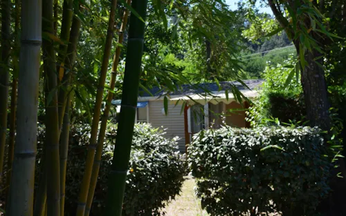 Huuraccommodatie(s) - Grote Familie Cottage - 2 Slaapkamers (Zondag) - Max. 2 Volwassenen - image n°3 - Camping Ardèche Domaine de Gil