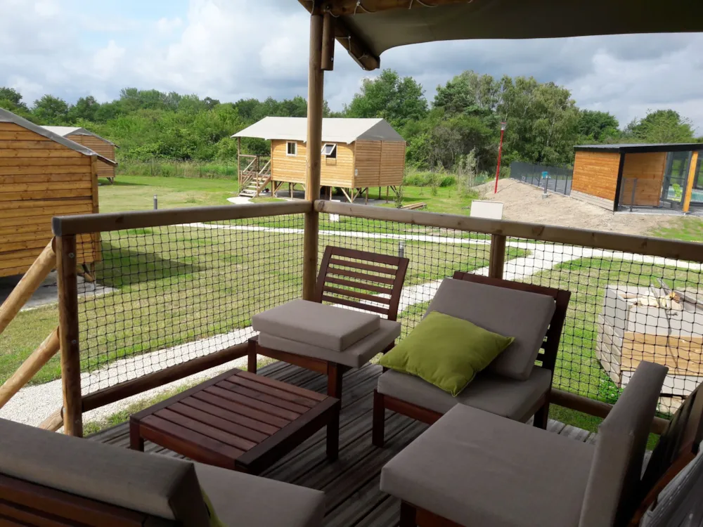 Lodge op palen Africa Comfort 24m² (2 slaapkamers) + overdekt terras 12m²