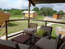 Huuraccommodatie(s) - Lodge Op Palen Africa Comfort 24M² (2 Slaapkamers) + Overdekt Terras 12M² - Lodges de Blois-Chambord