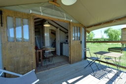 Mietunterkunft - Lodge Confort Africa 16M² (1 Schlafzimmer) + Überdachte Terrasse 7M² - Lodges de Blois-Chambord