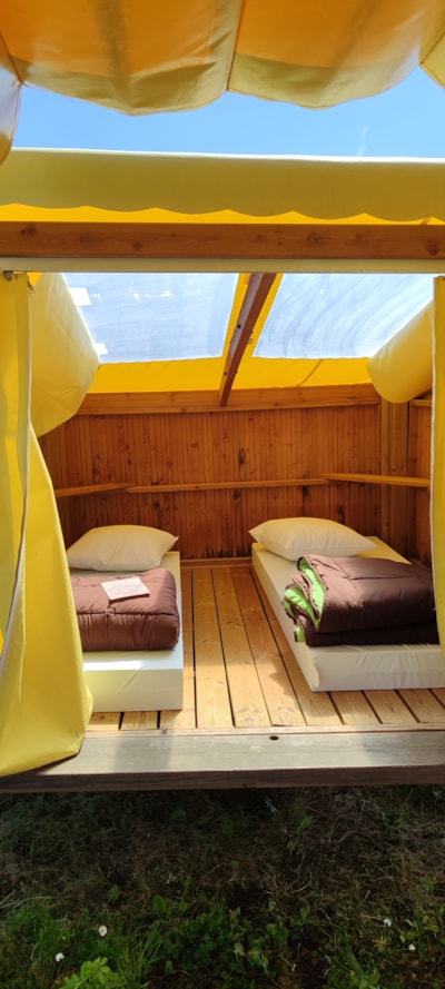 Cycling/hiking tent (without car)