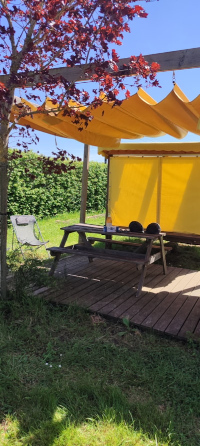 Cycling/hiking tent (without car)