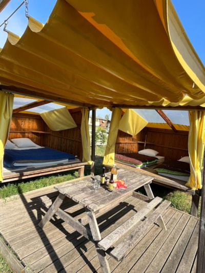 Cycling/hiking tent (without car)