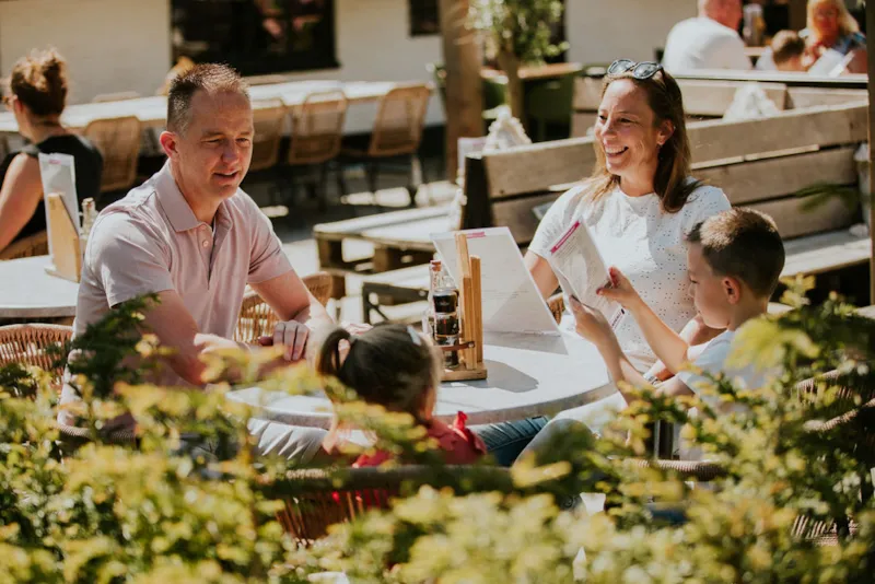 Emplacement Basic + Électricitié 10A + Borne Eau Sur Place