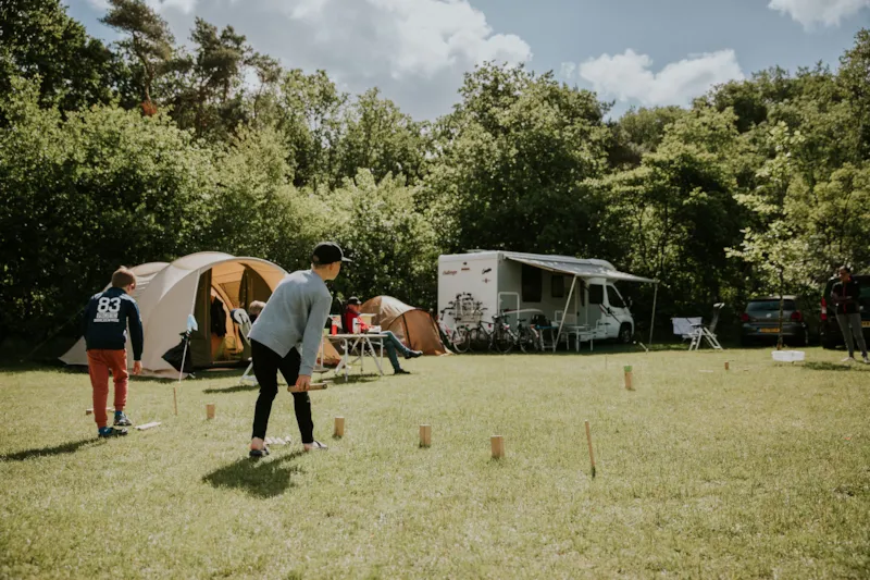 Emplacement Basic + Électricitié 10A + Borne Eau Sur Place