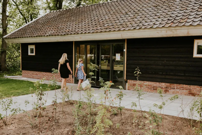 Comfortplus Pitch + 16 Amp Power + Tv Connection + Free Wifi + Own Water Tap And Drain