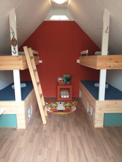 Hiker cabines — 5