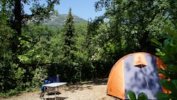 Kampeerplaats(en) - Standplaats Grand Confort Kleine Tent - Camping Les Cent Chênes