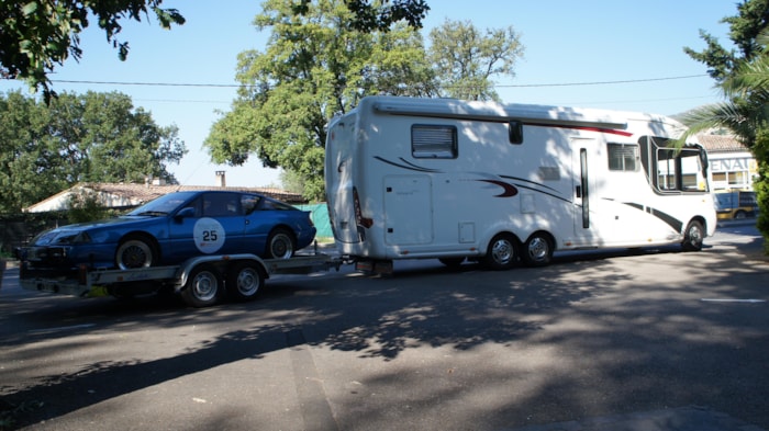 Emplacement Grand Confort Camping-Car Ou Fourgon Aménagé