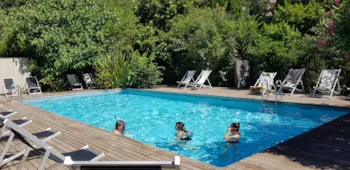Camping Les Cent Chênes - Ucamping