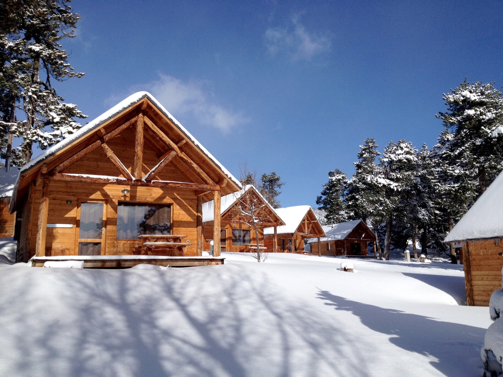 Les Chalets Huttopia de Font-Romeu — Photo 1