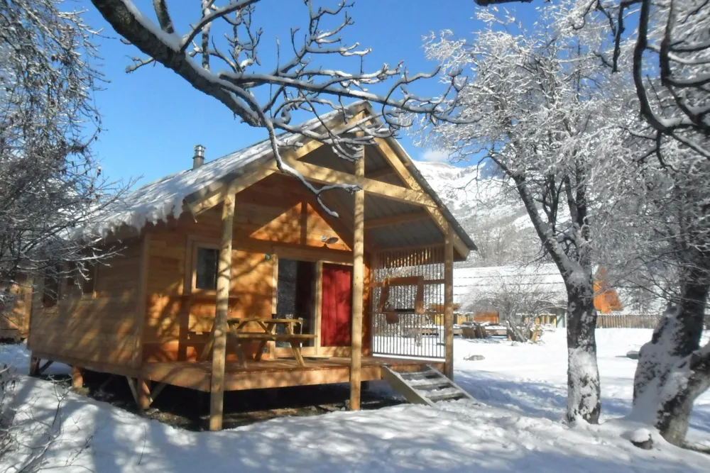 Les chalets Huttopia de Bourg-St-Maurice - image n°2 - Camping Direct
