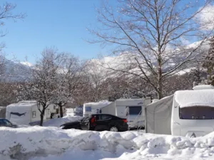 Emplacement - Caravan pitch with electricity - Les chalets Huttopia de Bourg-St-Maurice