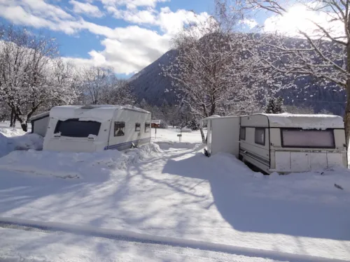 Pitch - Caravan Pitch With Electricity - image n°3 - Les chalets Huttopia de Bourg-St-Maurice