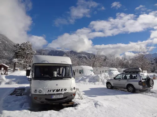 Pitch - Motor-Home Pitch With Electricity - image n°2 - Les chalets Huttopia de Bourg-St-Maurice