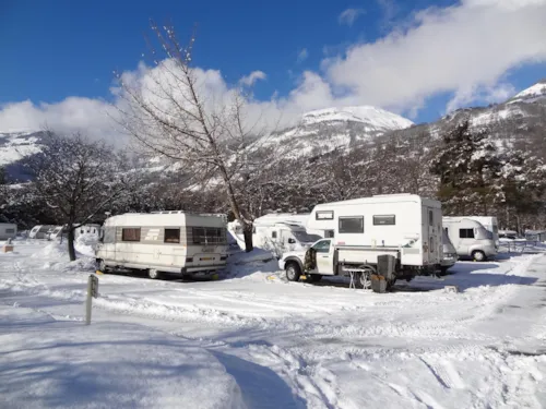 Pitch - Motor-Home Pitch With Electricity - image n°3 - Les chalets Huttopia de Bourg-St-Maurice
