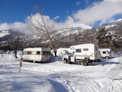Motor-home pitch with electricity