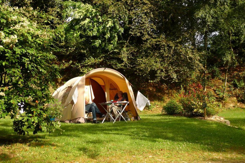 Emplacement - Emplacement + Véhicule - Camping De Pont Calleck