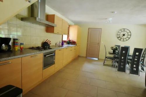 Accommodation - Chalet 'Grand Confort' 85M² - 3 Bedrooms - image n°4 - Camping L'Ardéchois