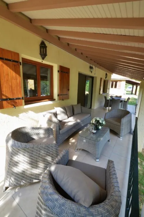 Accommodation - Chalet 'Grand Confort' 85M² - 3 Bedrooms - image n°3 - Camping L'Ardéchois
