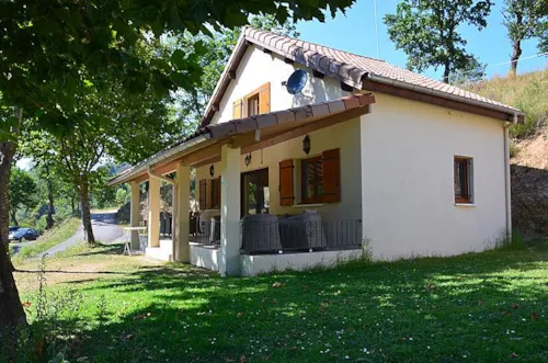 Accommodation - Chalet 'Grand Confort' 85M² - 3 Bedrooms - image n°2 - Camping L'Ardéchois