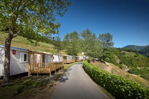 Mietunterkunft - Mobilheim 33M² - 3 Schlafzimmer - image n°2 - Camping L'Ardéchois