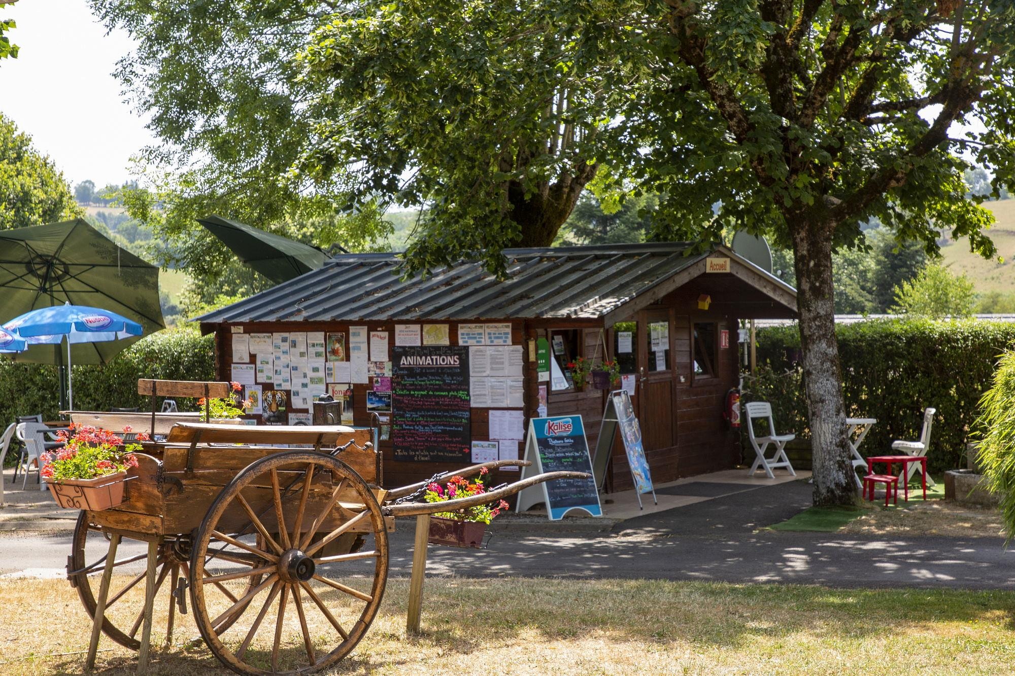 Camping de Tauves — Photo 1