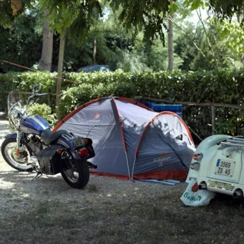 Emplacement - Emplacement : Tente + Électricité 6A - Happy Village & Camping