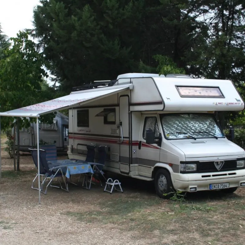 Emplacement : Camping-Car + Électricité 6A