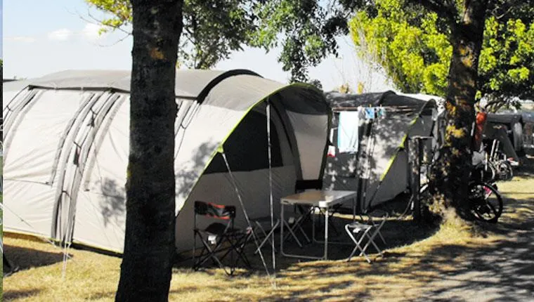Campeurs Confort : Eléc 10A + 1 Véhicule + 1 Tente Ou Caravane Ou Camping-Car