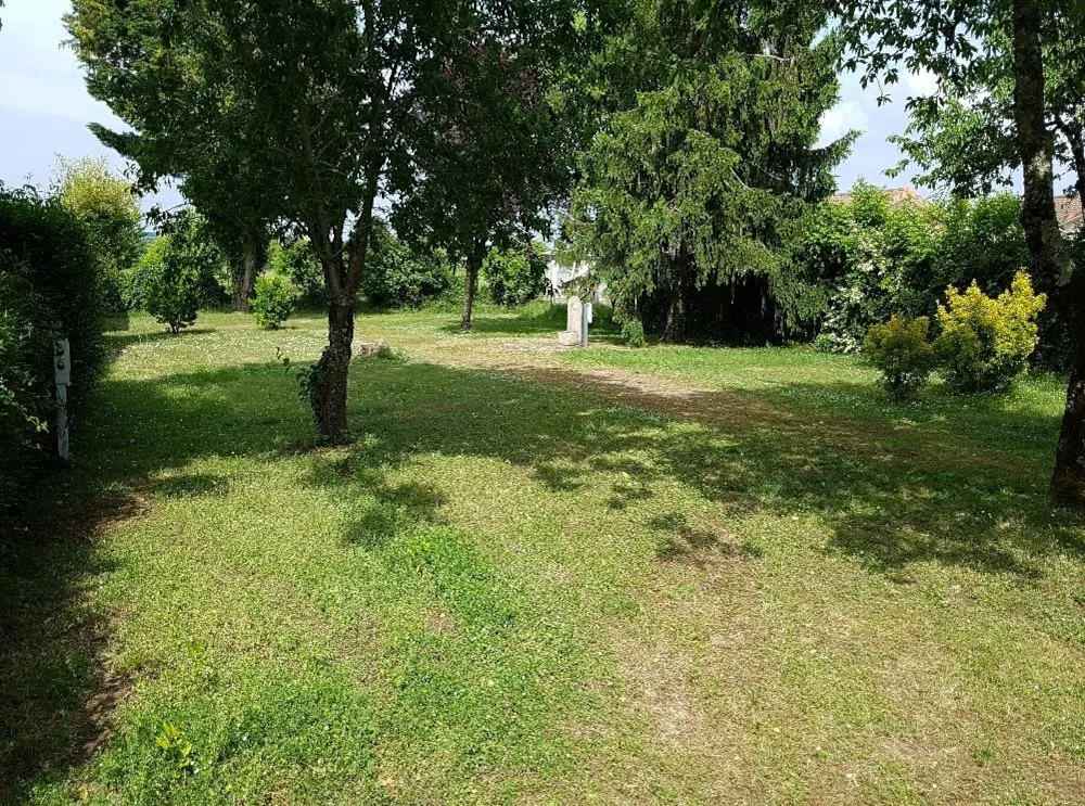 Emplacement - Campeurs Confort : Eléc 10A + 1 Véhicule + 1 Tente Ou Caravane Ou Camping-Car - Camping Bleu Mer