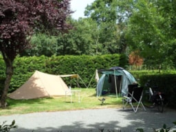 Kampeerplaats(en) - Fiets Camper : 1 Pers. + 1 Fietsen + 1 Tent - Camping Bleu Mer