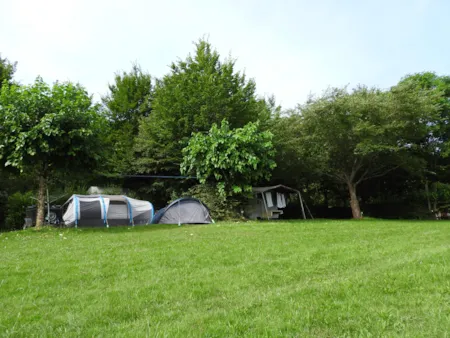 Kampeerplaats(en) - Standplaats - Camping La Roussie