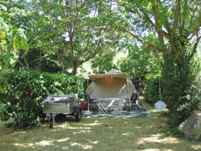 Comfort Package riverside (1 tent, caravan or motorhome / 1 car / electricity 10A)
