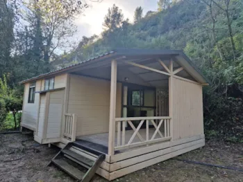 Mietunterkunft - Chalet Confort Jasmin (2 Ch -5 Pers Max) 25 M² + Terrasse - Flower Camping les Tomasses