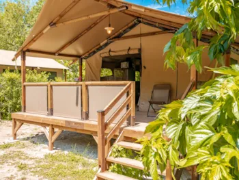 Mietunterkunft - Lodge Kenya 34 M², 2 Schlafzimmer (4 Bis 5 Personen) Wifi (1 Gerät) + Terrasse - Flower Camping les Tomasses