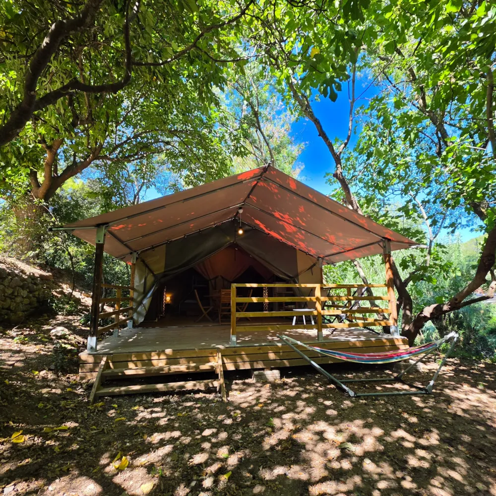 Lodge Cocoon River 28 M² – 2 Schlafzimmer (Ohne Sanitäranlagen) + Überdachte Terrasse