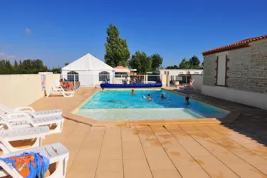 Camping APV Le Pavillon Bleu - image n°2 - Camping Direct