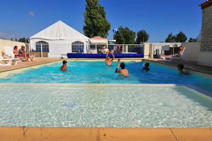 Camping APV Le Pavillon Bleu - image n°1 - Camping Direct