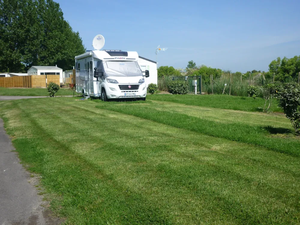 Kampeerplaats(en) - Standplaats - Camping APV Les Aventuriers de La Calypso