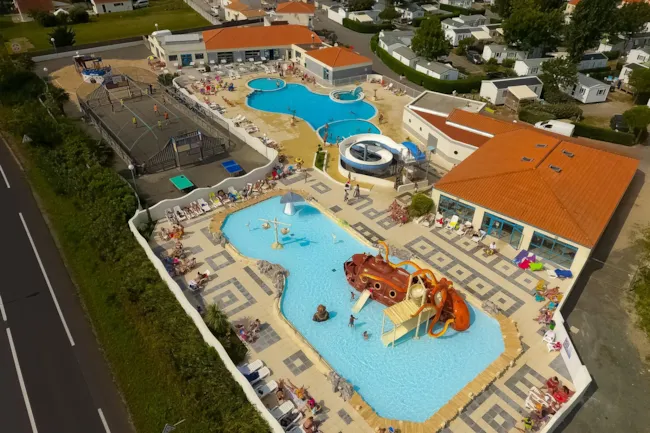 Camping APV Les Aventuriers de La Calypso - image n°1 - Camping Direct