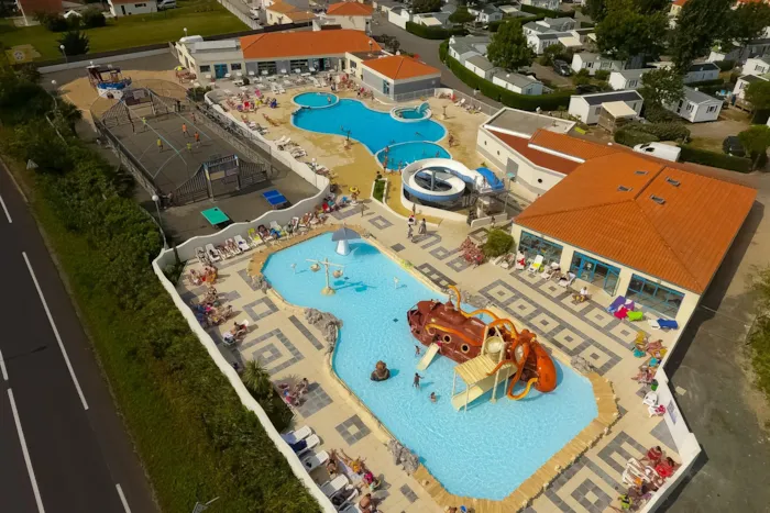 Camping APV Les Aventuriers de La Calypso - image n°1 - Camping Direct