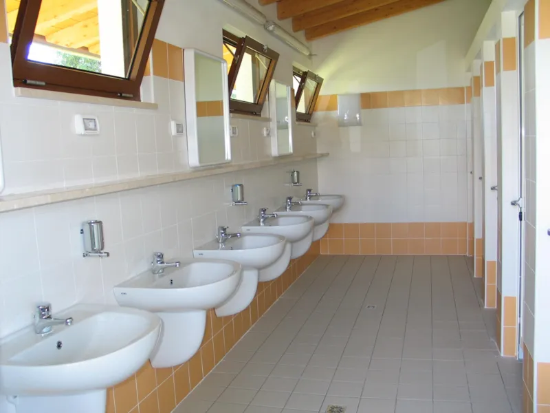 Emplacement: Voiture + Tente/Caravane Ou Camping-Car + Électricité 6A